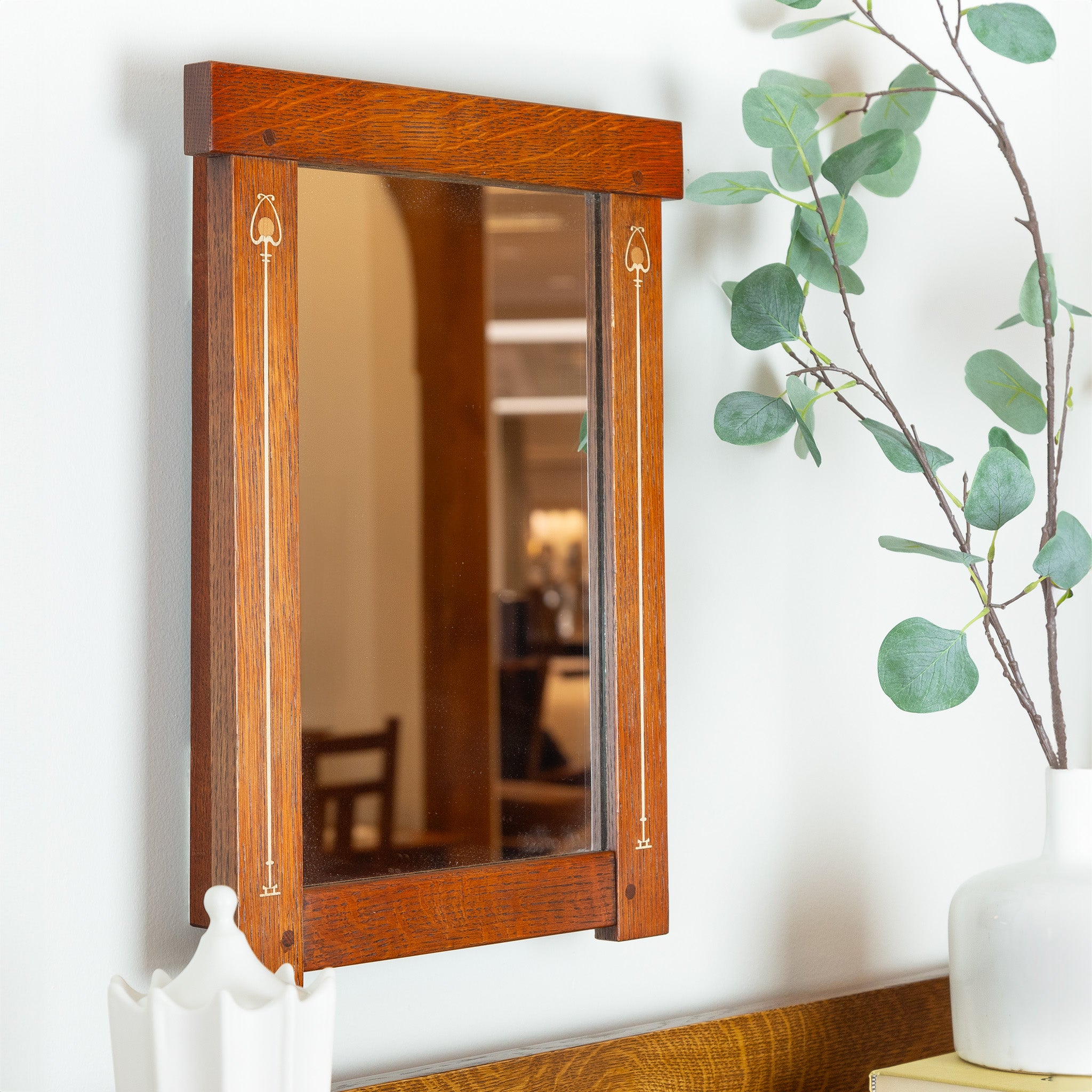 Beautiful glass case with outlet Mirror bottom, 28x8.5x7.5, Some scuffs on the wood